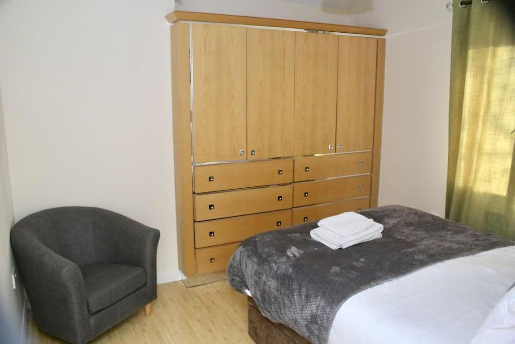 Contractor'S Haven- 4-Bedroom House With Free Parking, Super Fast Wifi, Fran Properties In Aylesbury, Pets Are Welcome! Эйлсбери Экстерьер фото