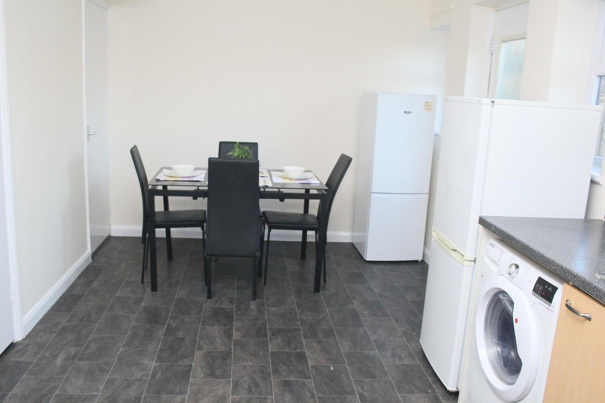 Contractor'S Haven- 4-Bedroom House With Free Parking, Super Fast Wifi, Fran Properties In Aylesbury, Pets Are Welcome! Эйлсбери Экстерьер фото
